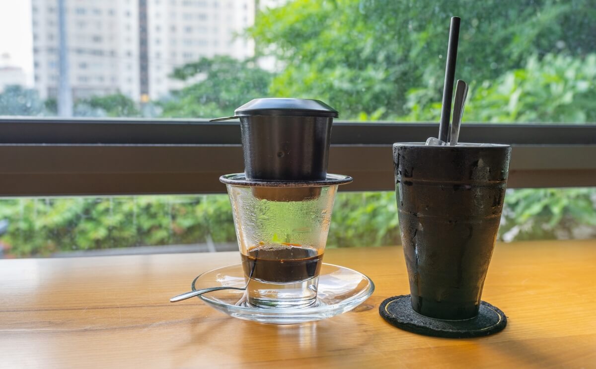 How To Make An Americano With A Phin Filter: An Americano is a type of coffee made by adding hot water to espresso, resulting in a smoother, more diluted version of the strong espresso shot.